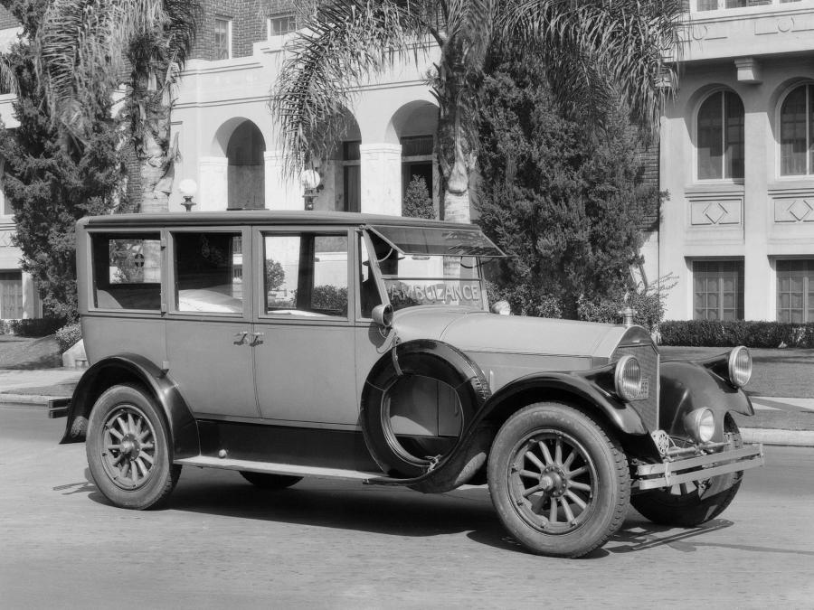  Pierce-Arrow Model 33 Ambulance 1924 года  (фото 1 из 1)